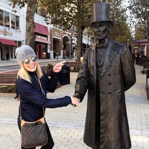 Meet your Posher, Christine